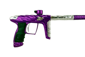 alt
Adrenaline Luxe Idol - สีม่วงเงาพร้อมดีเทลสีเงินเงา - Adrenaline